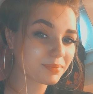 Meet your Posher, Nikki